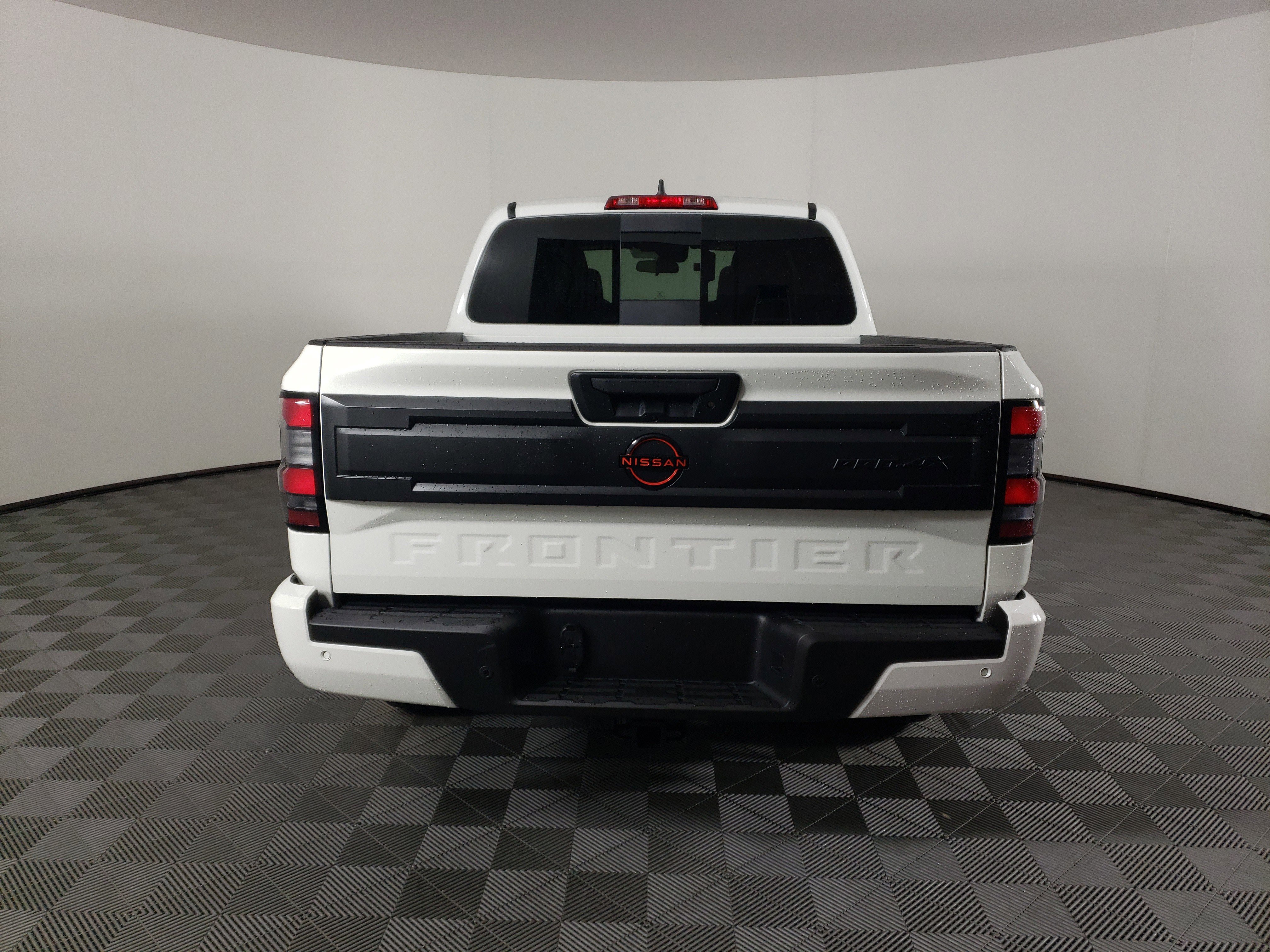 New 2026 Nissan Frontier PRO-4X w/ Pro-4x Convenience Package image 4