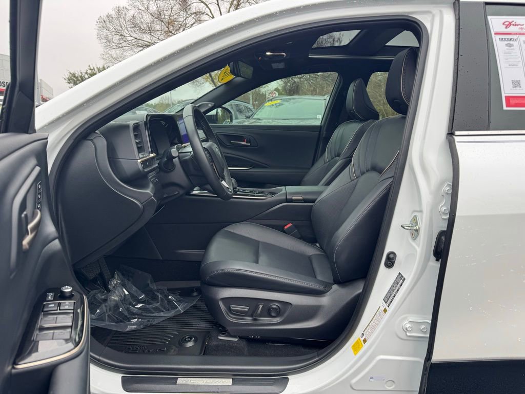 Certified 2025 Toyota Crown Limited image 22