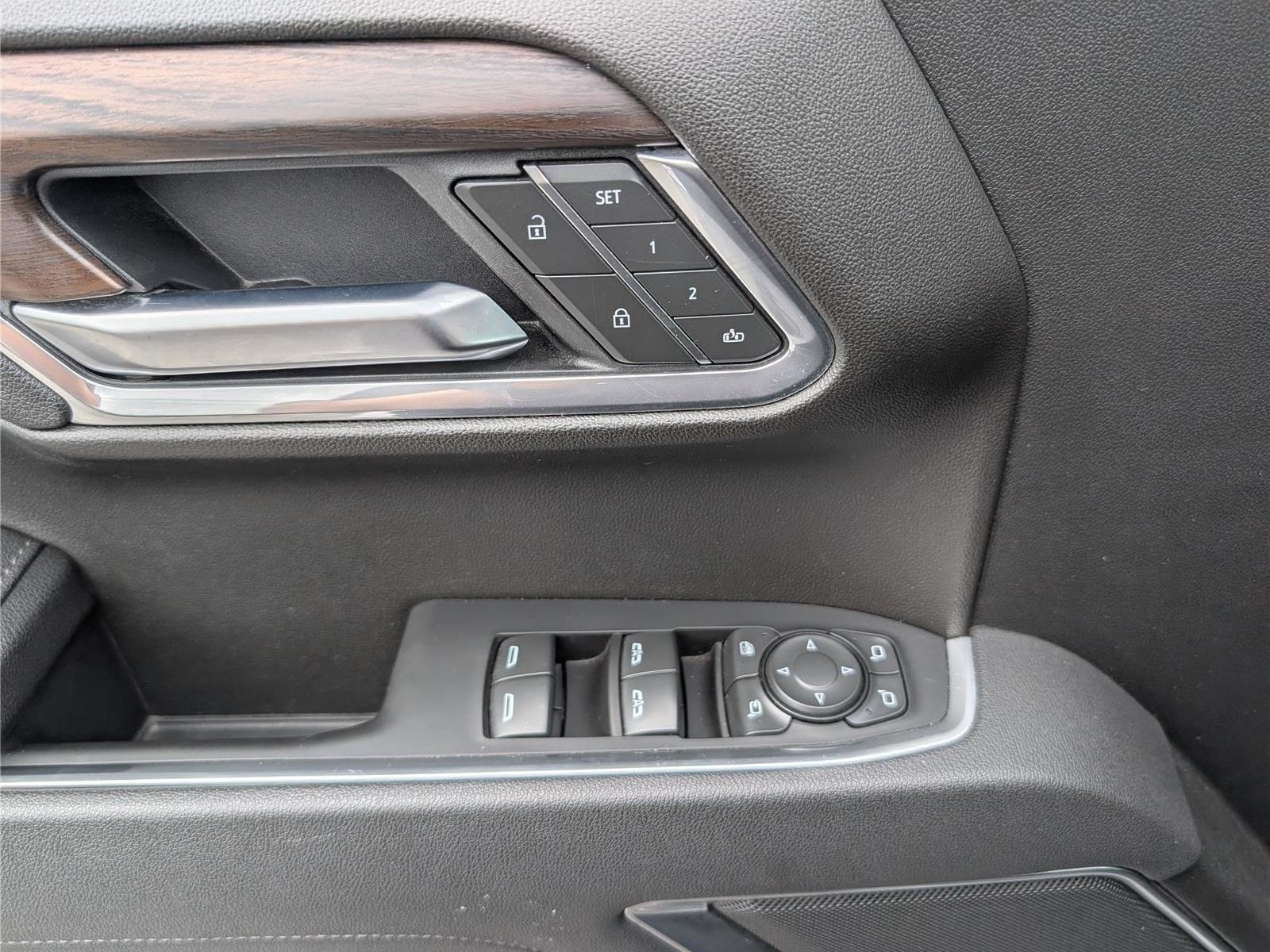 Used 2025 GMC Sierra 1500 SLT RWD image 19