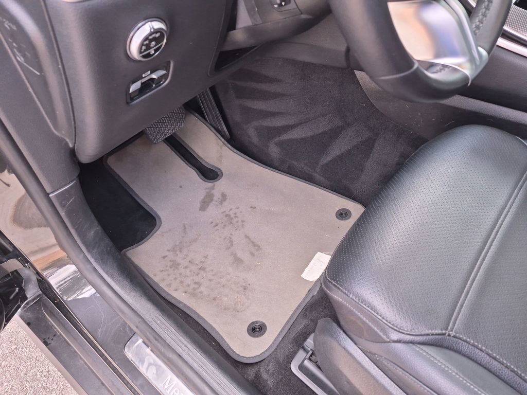 Used 2024 Mercedes-Benz GLC 300 4MATIC image 17