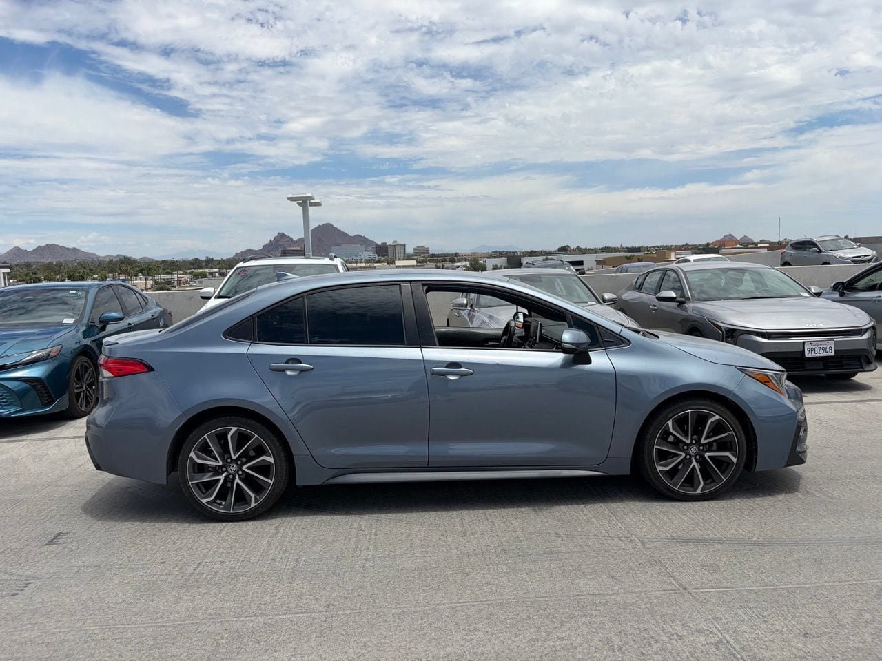 Used 2020 Toyota Corolla SE w/ Carpet Mat Package (TMS) FWD image 3