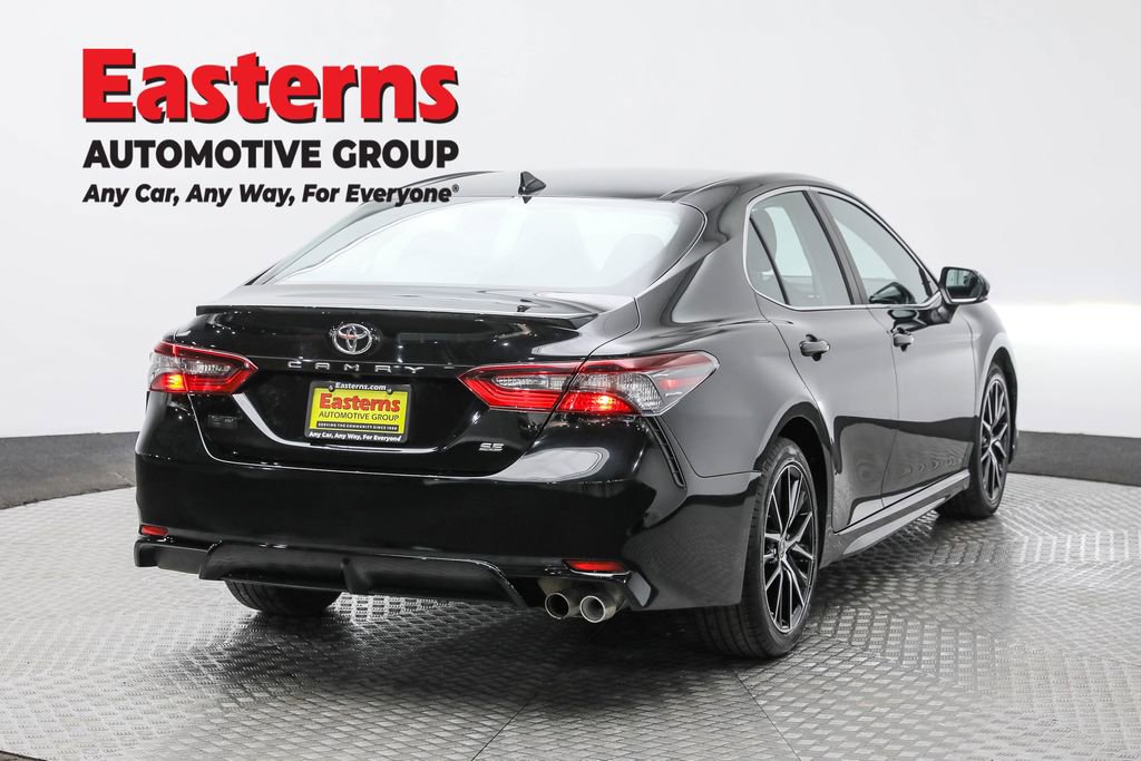Used 2024 Toyota Camry SE image 6