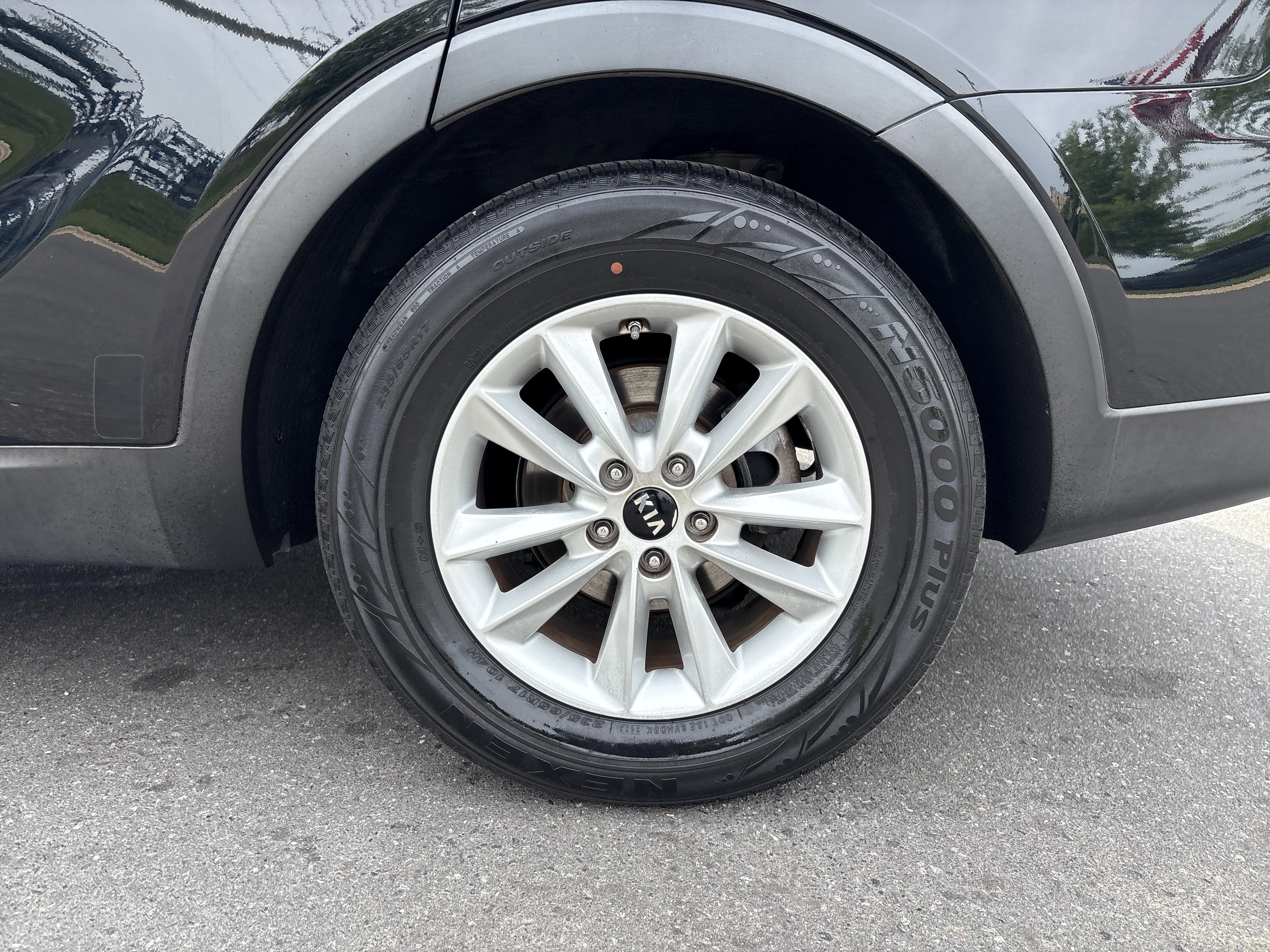 Used 2019 Kia Sorento LX image 13