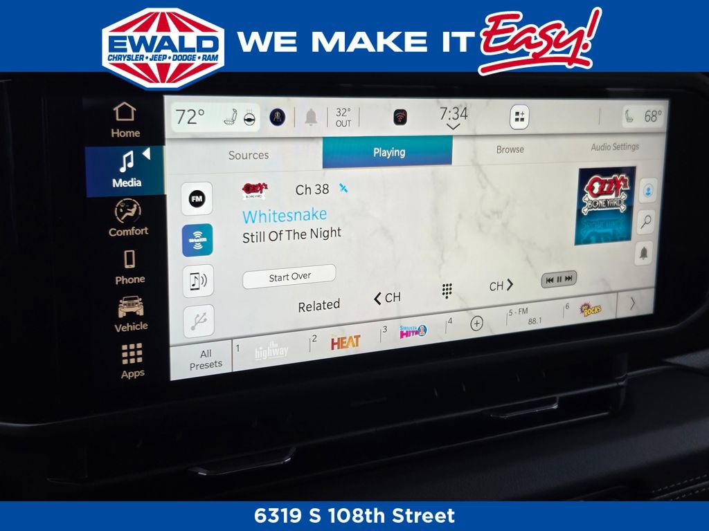 New 2025 Jeep Gladiator Sport image 5