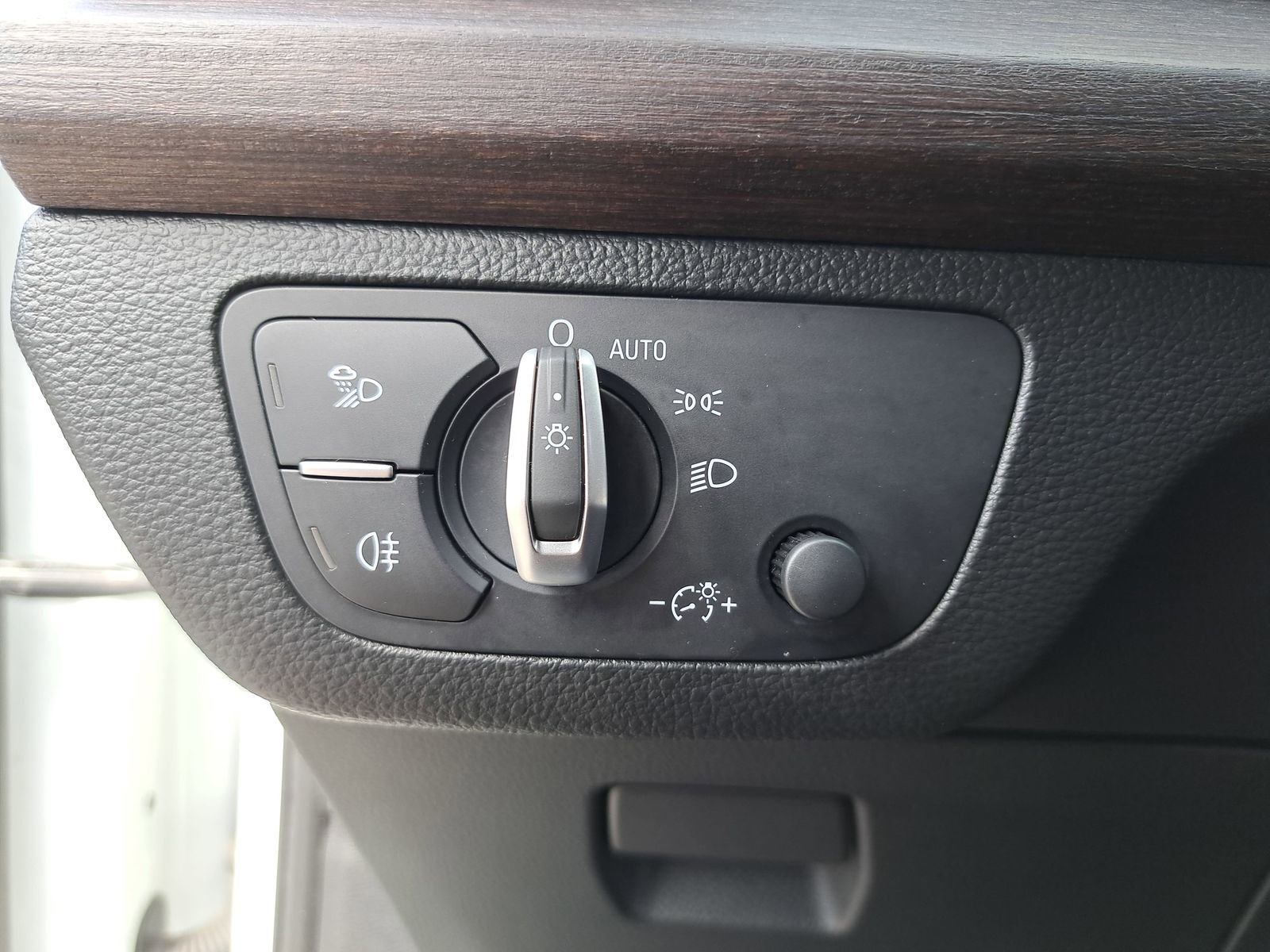 Used 2021 Audi Q5 2.0T Premium w/ Convenience Package image 29