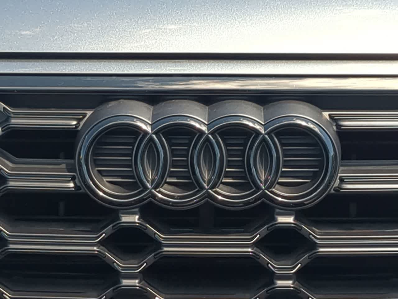 Used 2024 Audi Q5 2.0T Premium w/ Summer of Audi Package AWD/4WD image 11