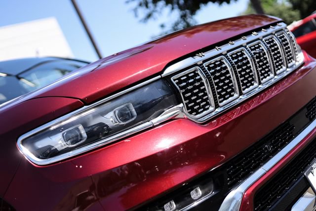 Used 2022 Jeep Grand Wagoneer Series III w/ Flexible Seating Group AWD/4WD image 19