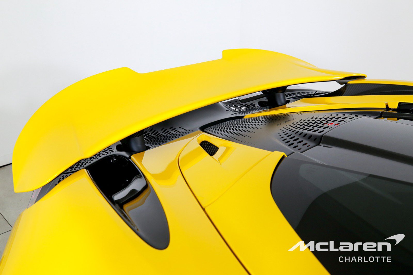Used 2022 McLaren 765LT RWD image 36