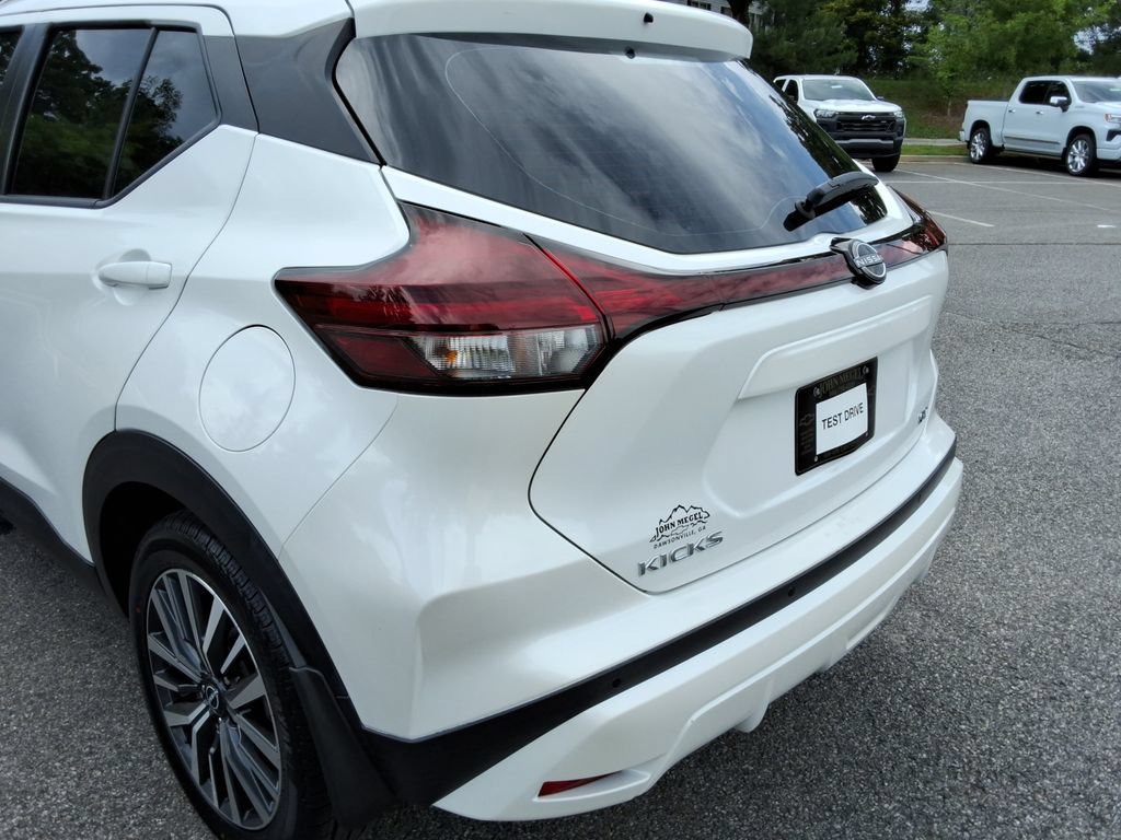 Used 2023 Nissan Kicks SV FWD image 13