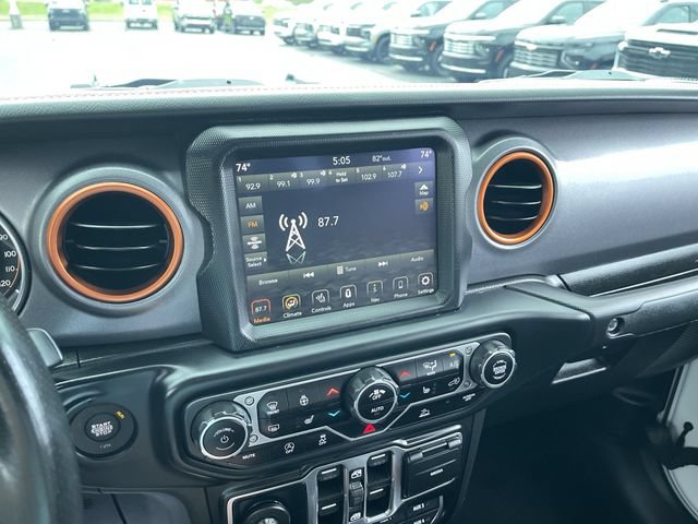 Used 2023 Jeep Gladiator Mojave w/ LED Lighting Group AWD/4WD image 13