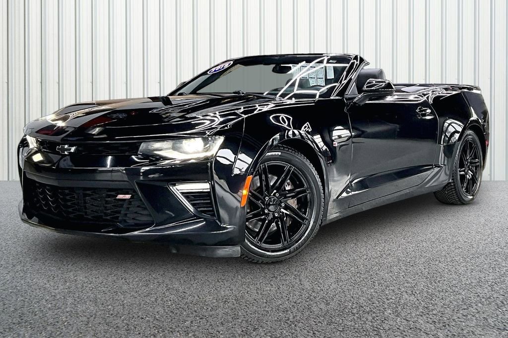 Used 2018 Chevrolet Camaro SS RWD image 3