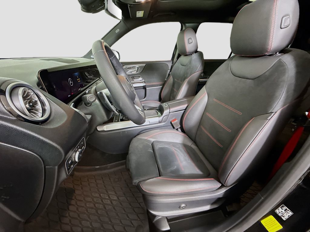 Used 2024 Mercedes-Benz GLB 35 AMG 4MATIC image 21