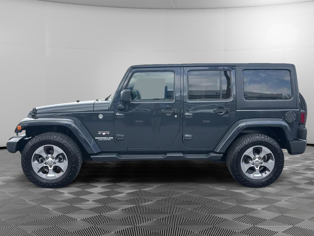 Used 2017 Jeep Wrangler Unlimited Sahara w/ Max Tow Package AWD/4WD image 5
