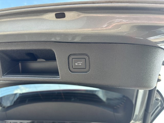 Certified 2025 Chevrolet Blazer EV LT AWD/4WD image 17