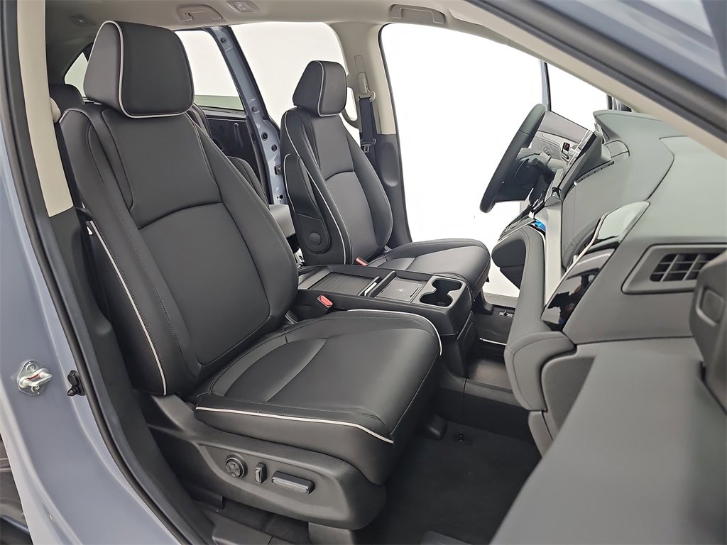 New 2026 Honda Odyssey Touring image 12