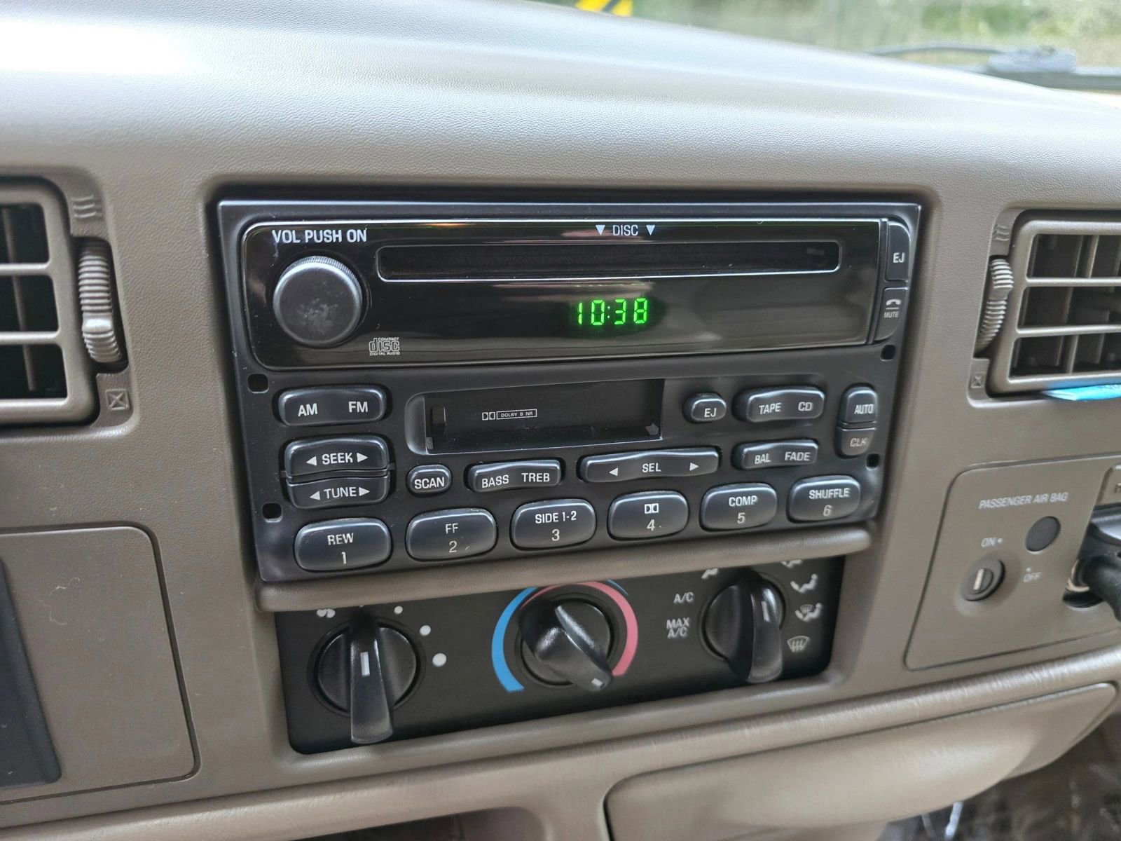 Used 2001 Ford F350 2WD SuperCab Super Duty image 30