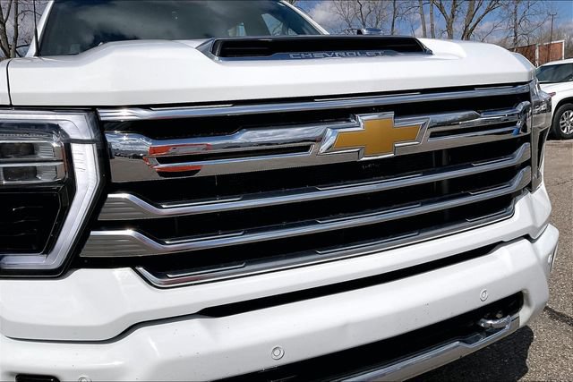 Certified 2024 Chevrolet Silverado 2500 High Country w/ High Country Premium Package AWD/4WD image 30