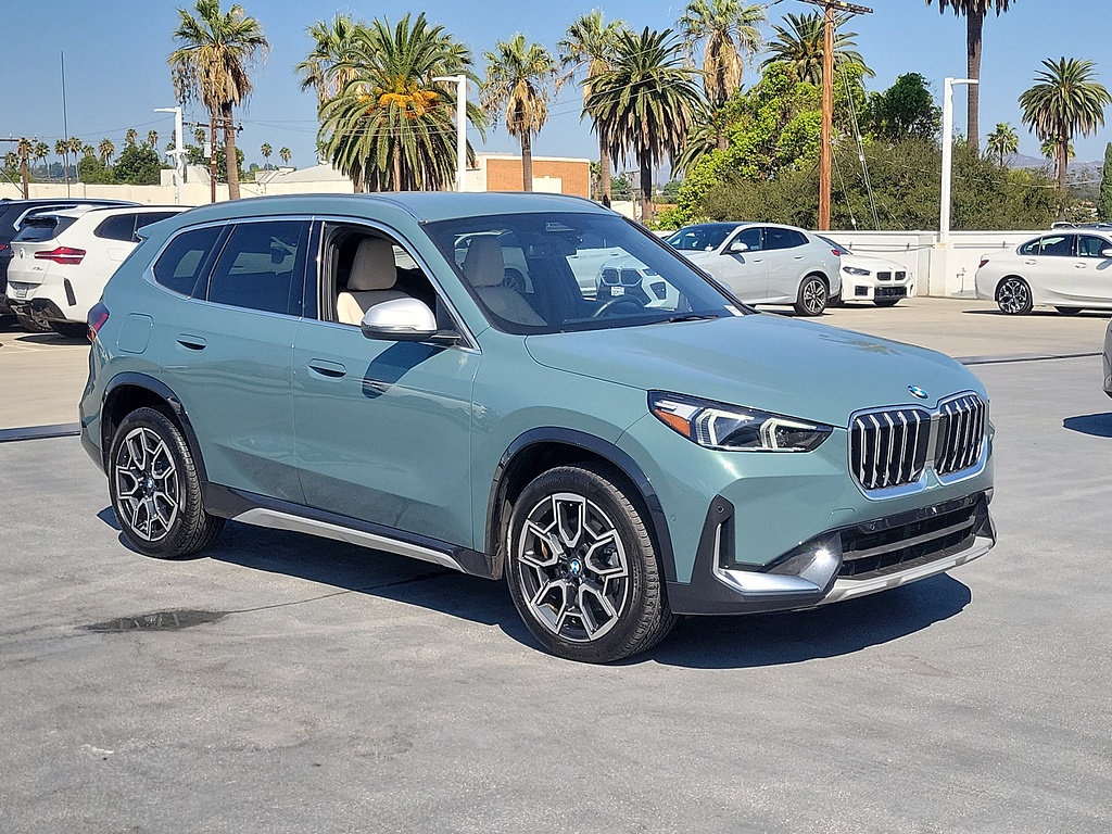Used 2023 BMW X1 xDrive28i w/ Convenience Package AWD/4WD image 4