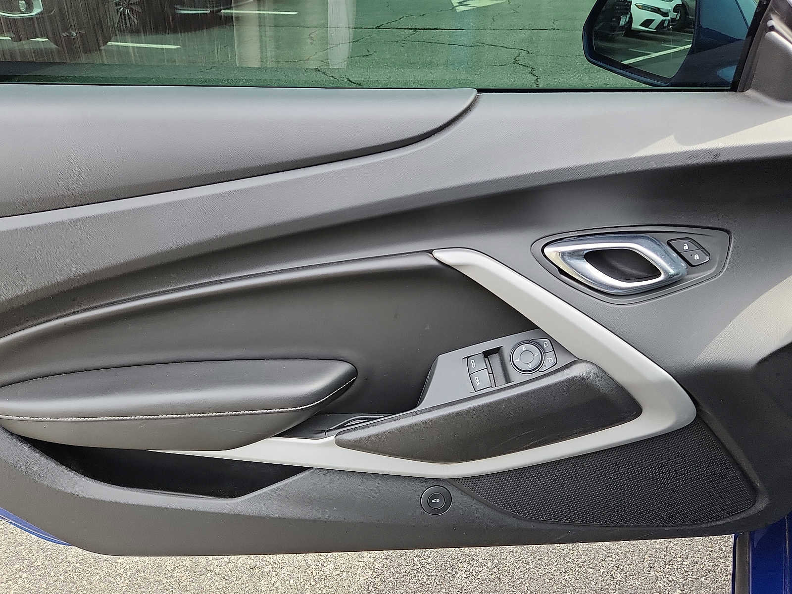 Used 2019 Chevrolet Camaro LT RWD image 12