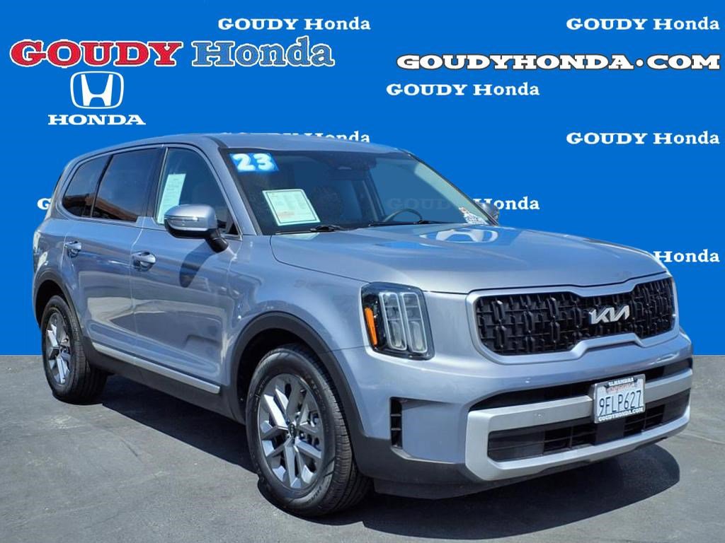 Used 2023 Kia Telluride LX image 1