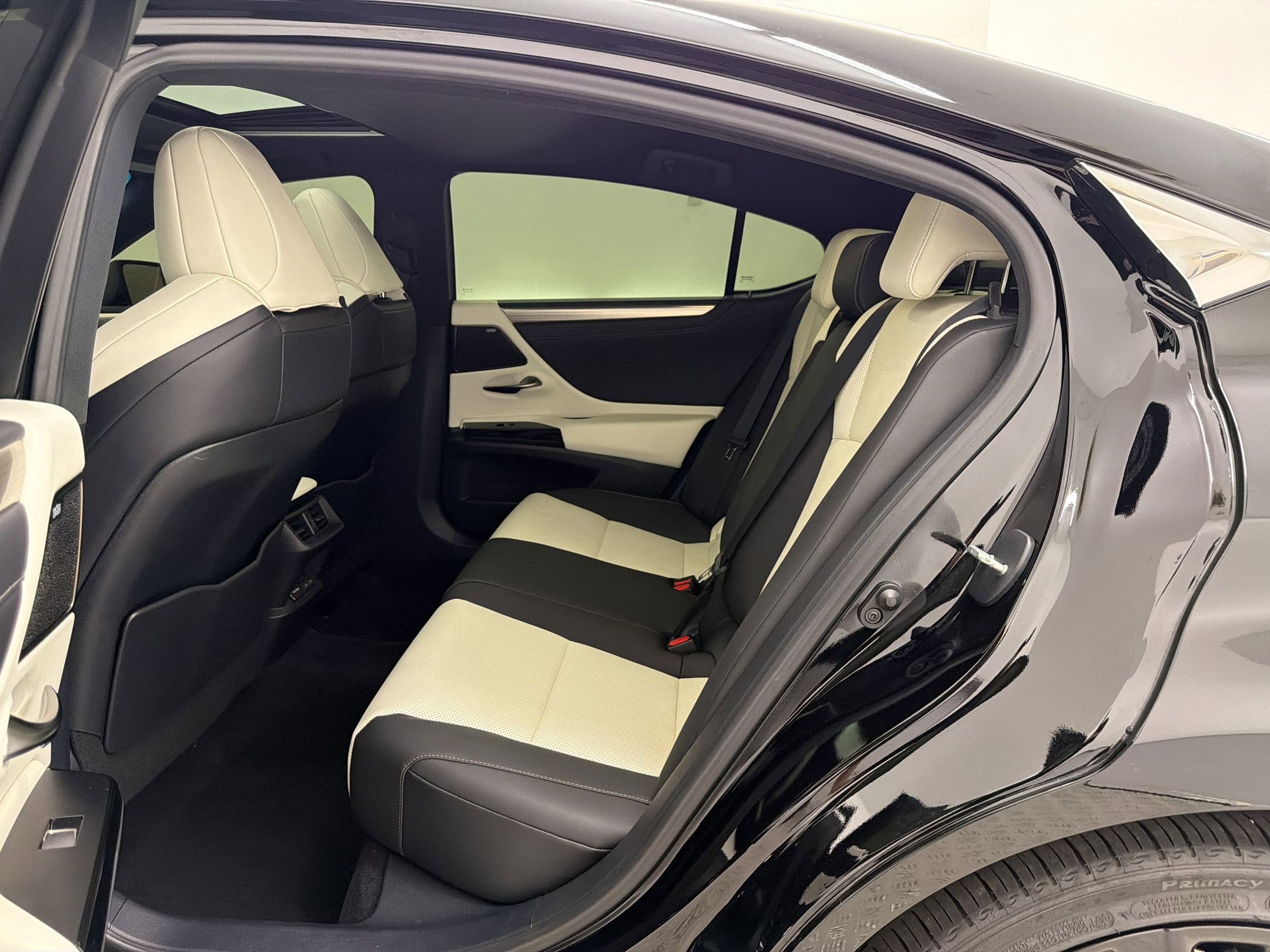 Certified 2023 Lexus ES 350 F Sport w/ Accessory Package (Z2) FWD image 15
