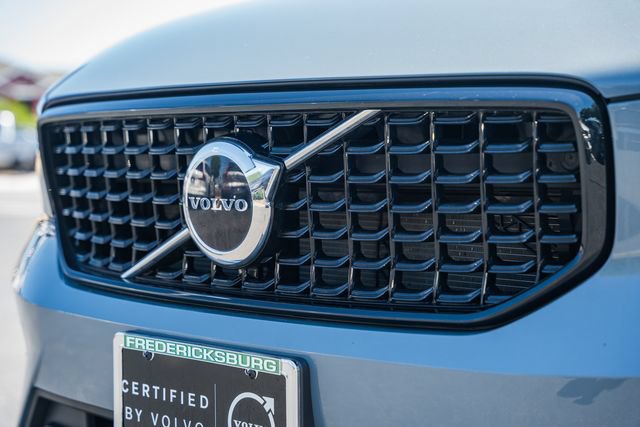Certified 2023 Volvo XC40 B5 Plus w/ Climate Package AWD/4WD image 11