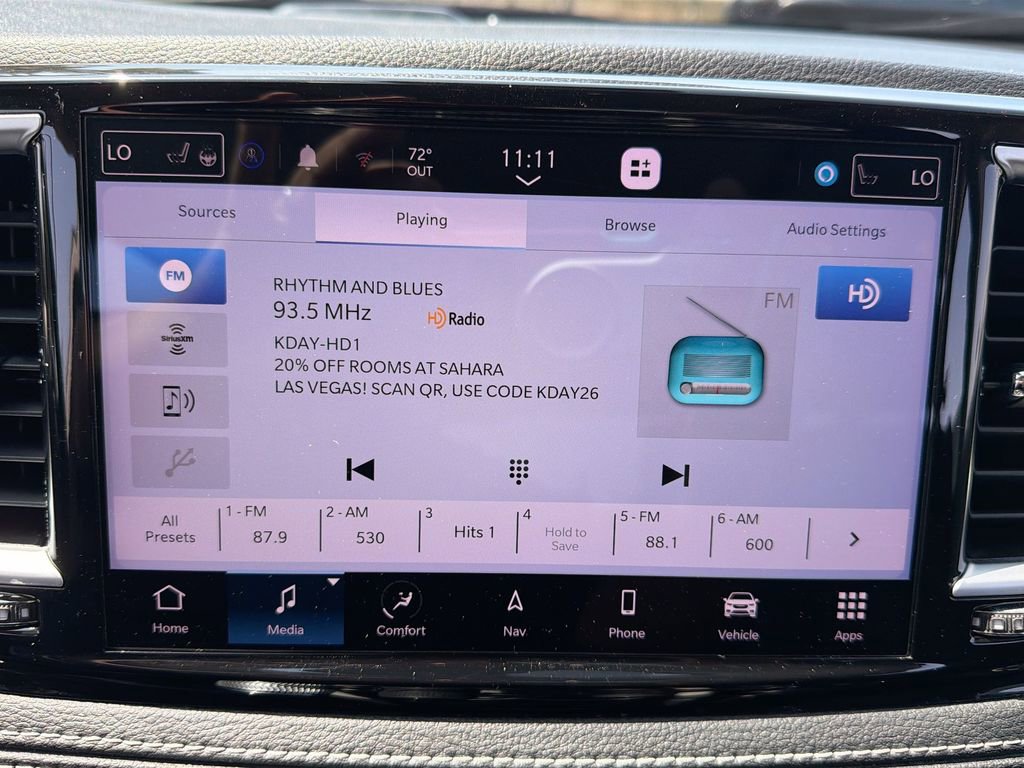 Used 2023 Chrysler Pacifica Limited FWD image 12