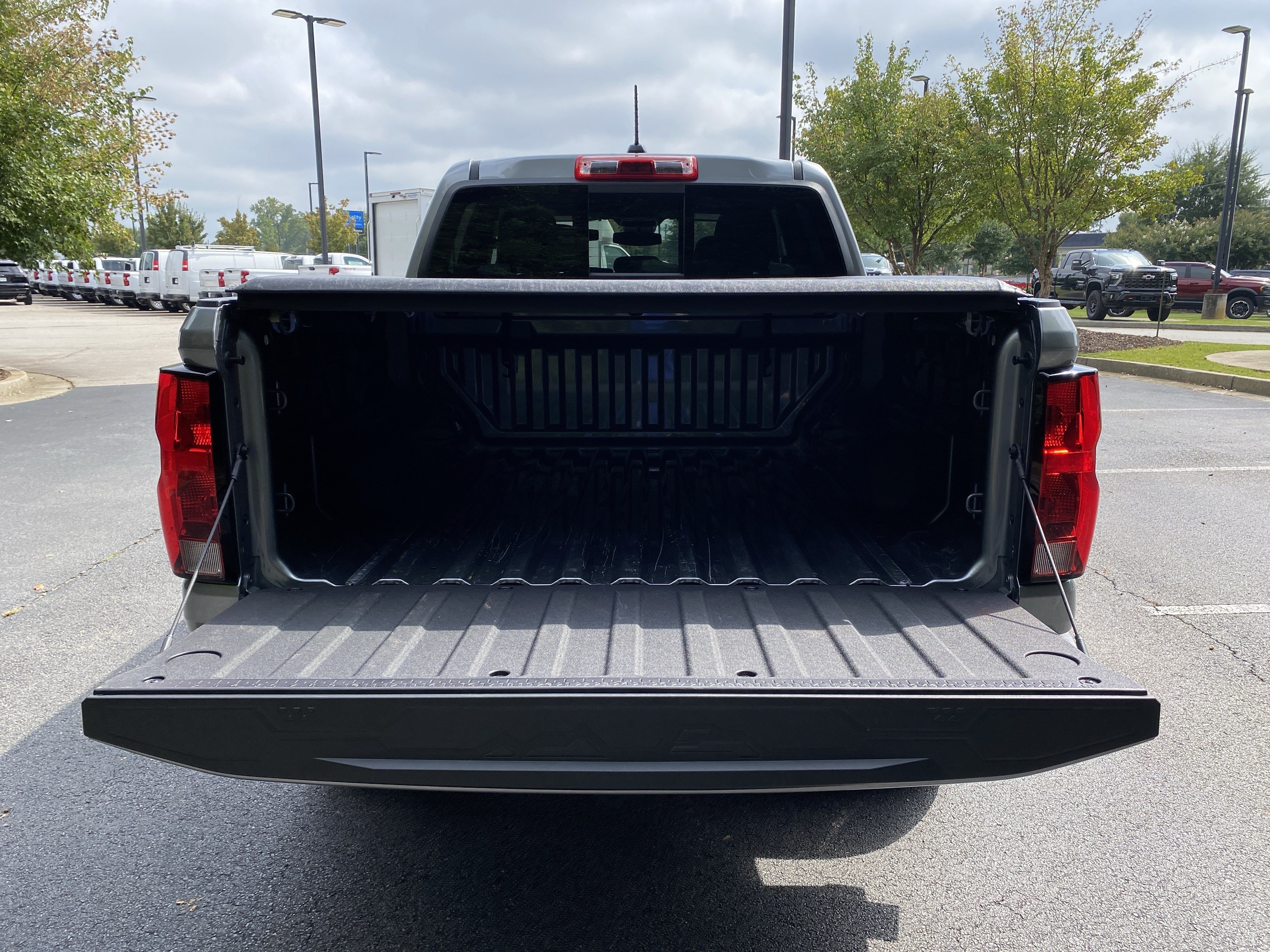 Used 2026 Chevrolet Colorado W/T RWD image 11