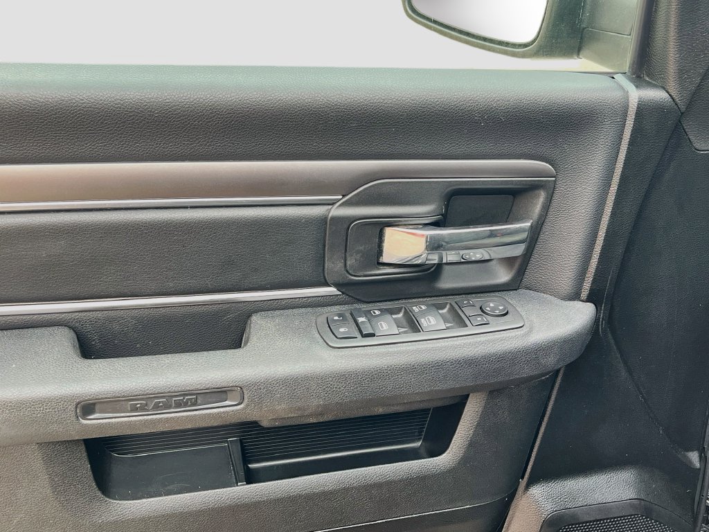 Used 2022 RAM 1500 Warlock AWD/4WD image 17