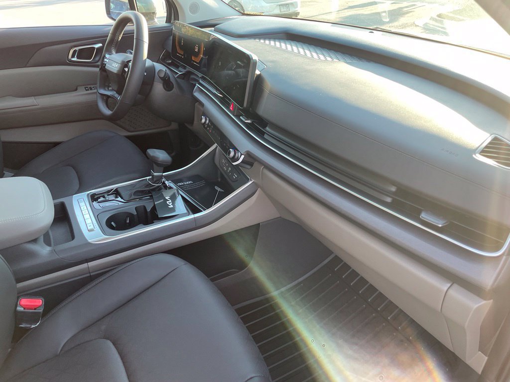 New 2027 Kia Carnival EX FWD image 29