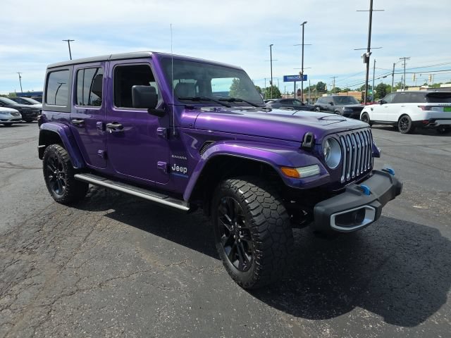 Used 2023 Jeep Wrangler Unlimited Sahara w/ Cold Weather Group AWD/4WD image 8