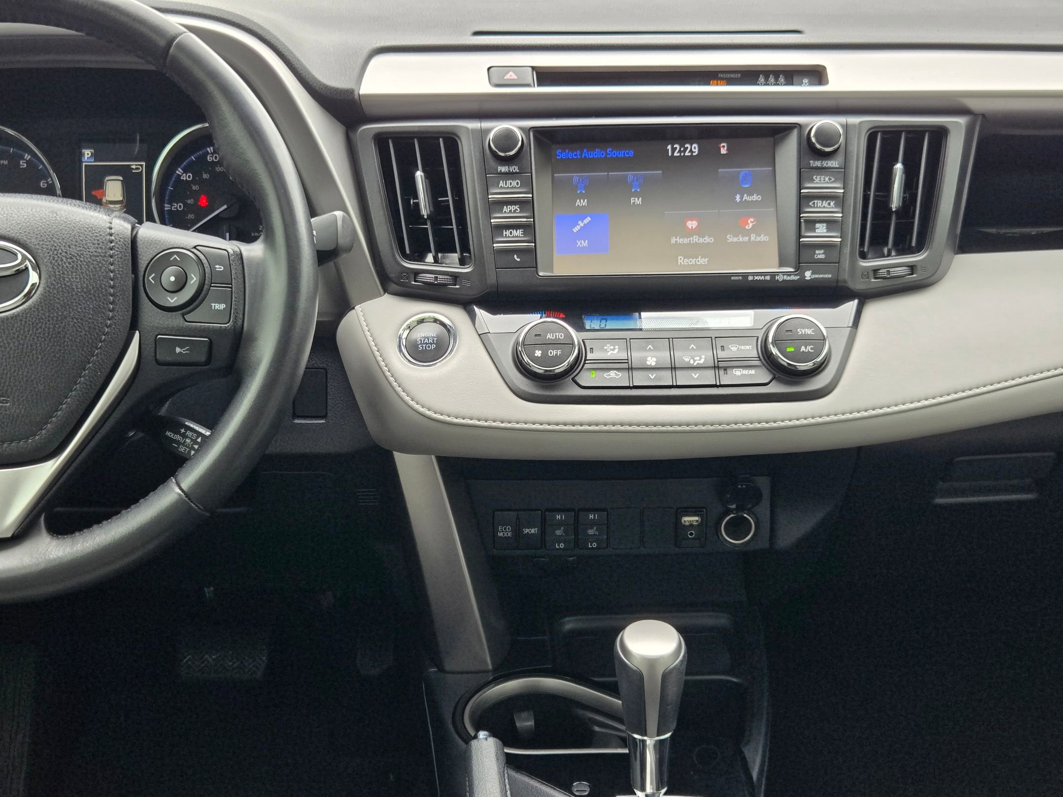 Used 2018 Toyota RAV4 Limited image 17