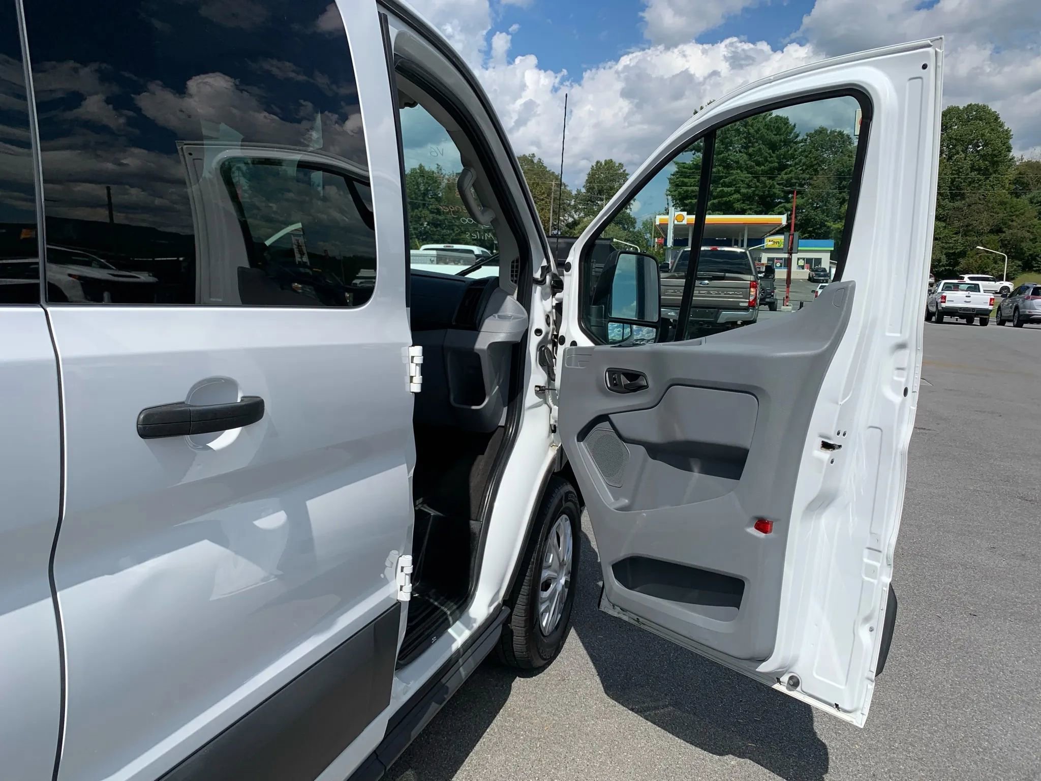Used 2016 Ford Transit 350 XLT RWD image 21