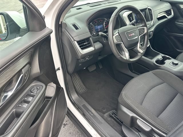 Used 2024 GMC Terrain SLE FWD image 9