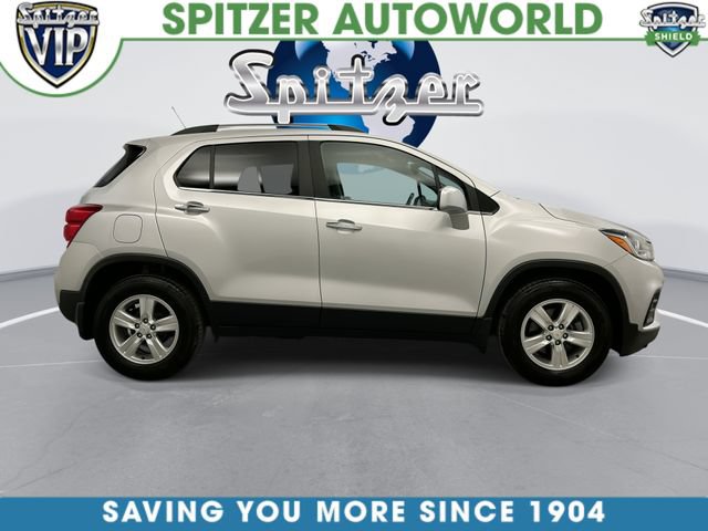 Used 2018 Chevrolet Trax LT w/ LT Convenience Package FWD image 11