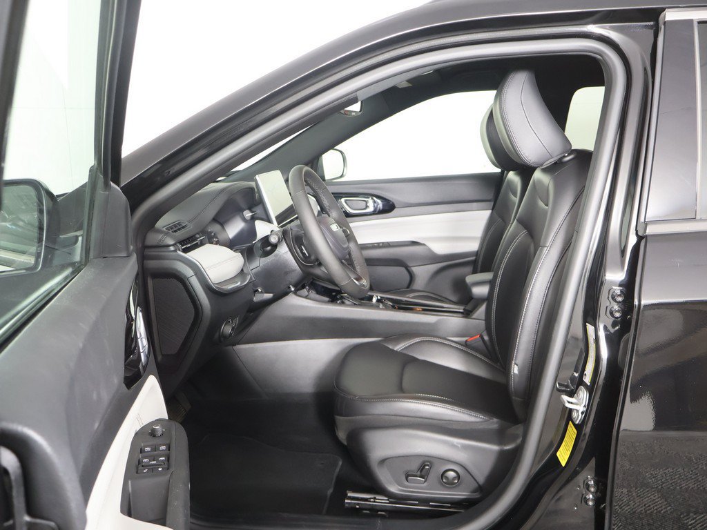 Used 2026 Jeep Compass Limited AWD/4WD image 31