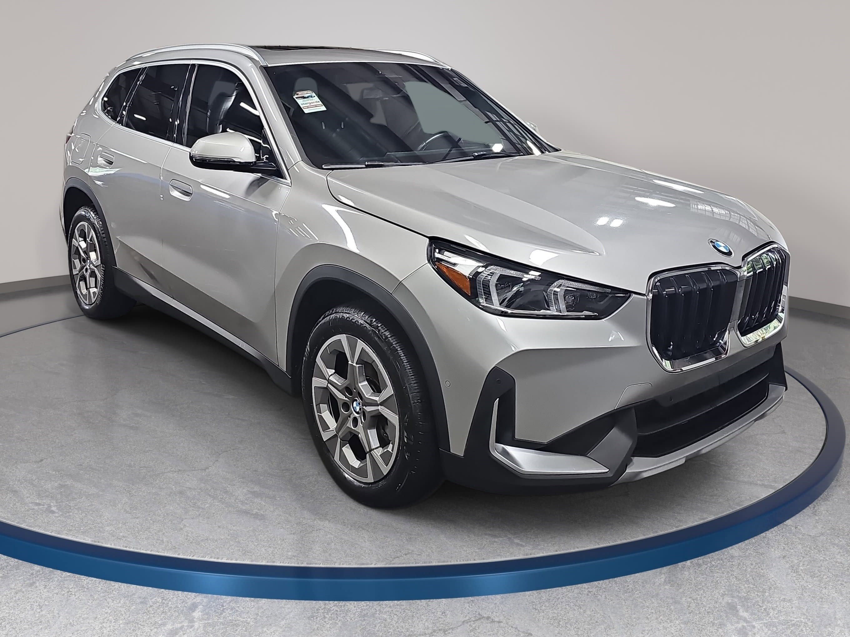 Used 2023 BMW X1 xDrive28i w/ Convenience Package AWD/4WD image 3