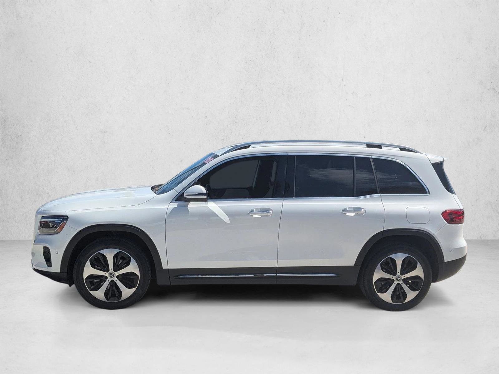 Used 2025 Mercedes-Benz GLB 250 image 9