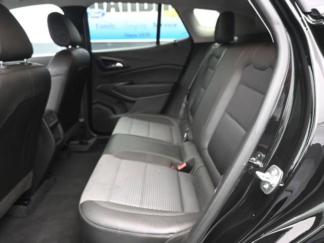 Used 2025 Chevrolet Trax LT w/ LT Convenience Package image 9