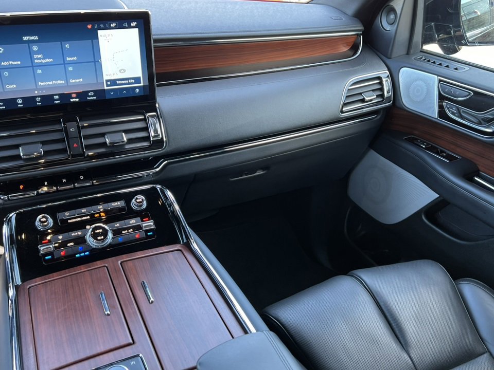 Used 2022 Lincoln Navigator L Reserve image 33