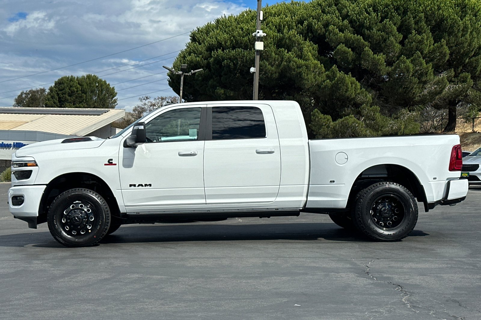 New 2026 RAM 3500 Laramie AWD/4WD image 7
