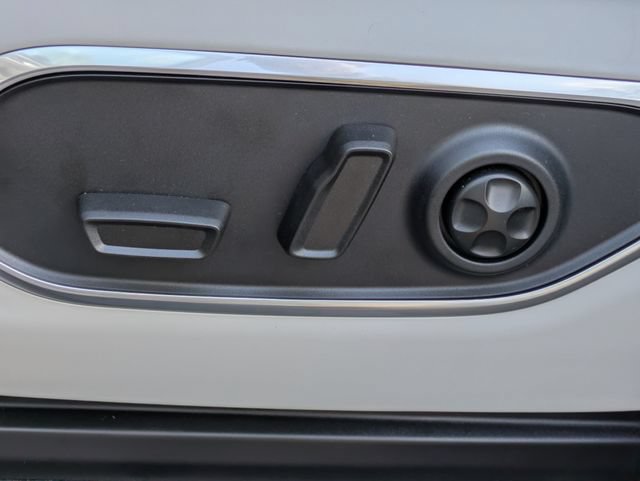 New 2026 Jeep Grand Wagoneer L 2WD w/ Premium Group I image 16