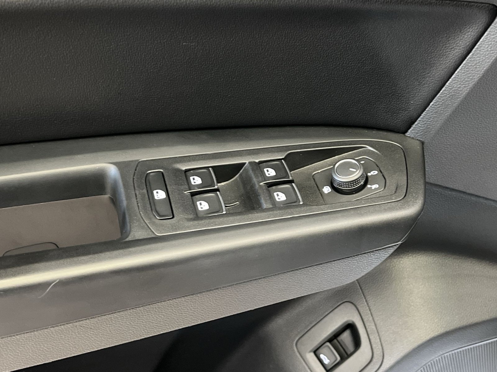 Used 2019 Volkswagen Atlas SE AWD/4WD image 14