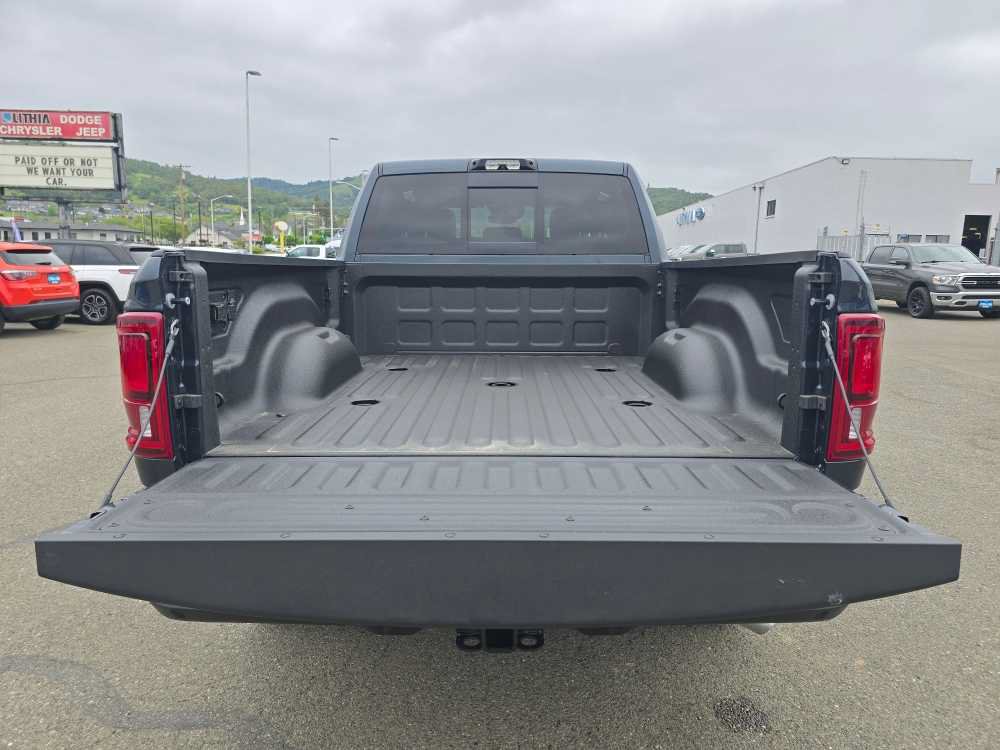New 2026 RAM 2500 Laramie AWD/4WD image 19