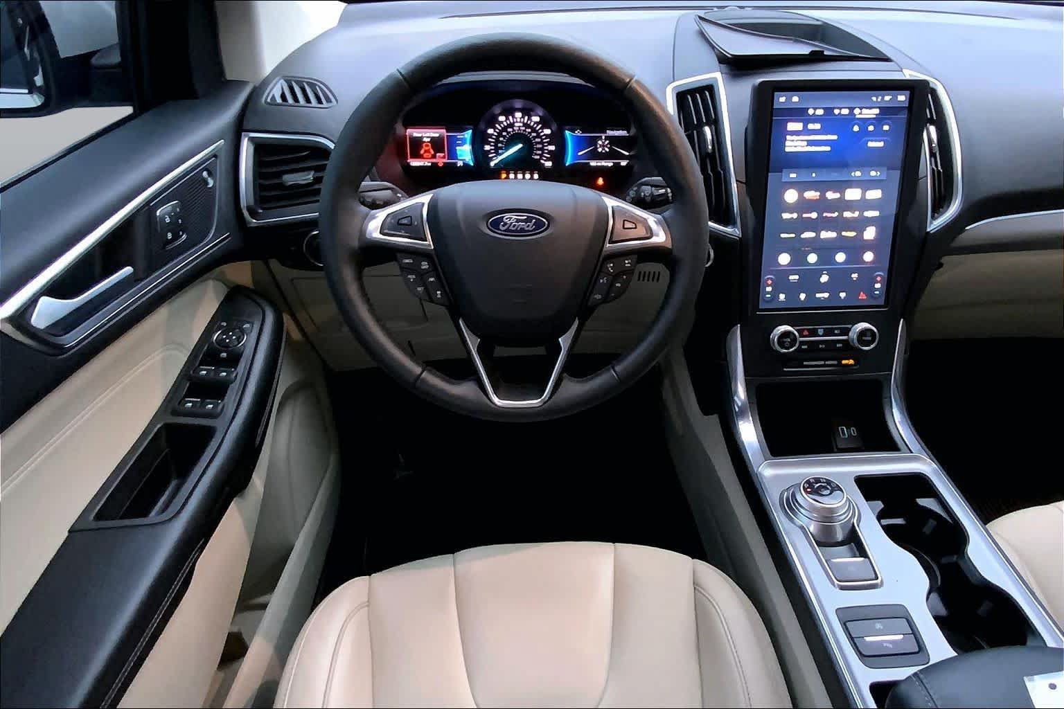 Used 2022 Ford Edge Titanium AWD/4WD image 6