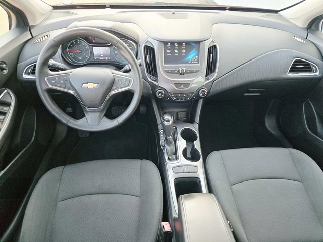 Used 2018 Chevrolet Cruze LT w/ Convenience Package image 6