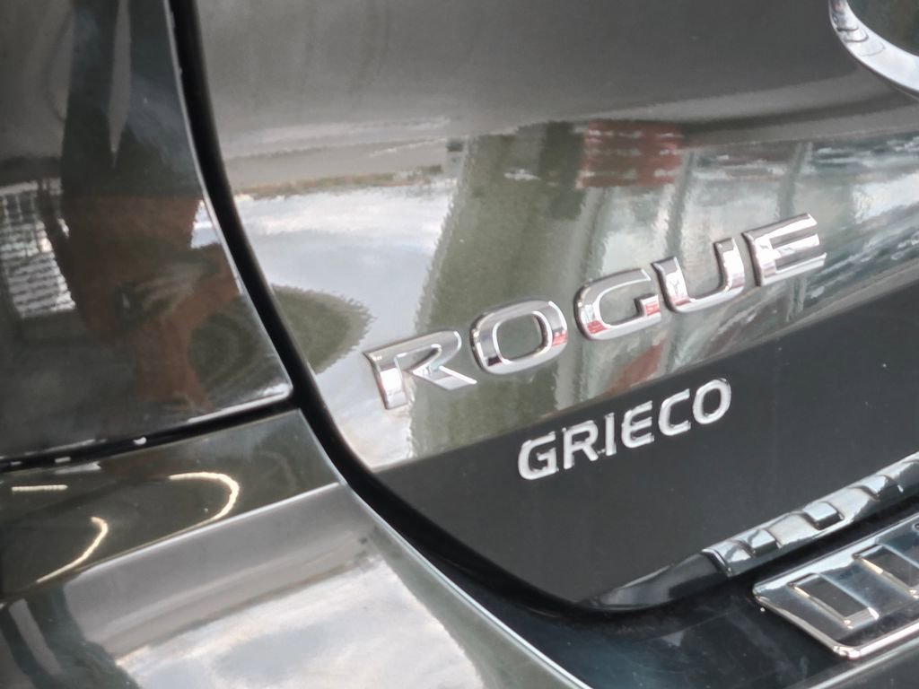 Used 2019 Nissan Rogue SV image 9
