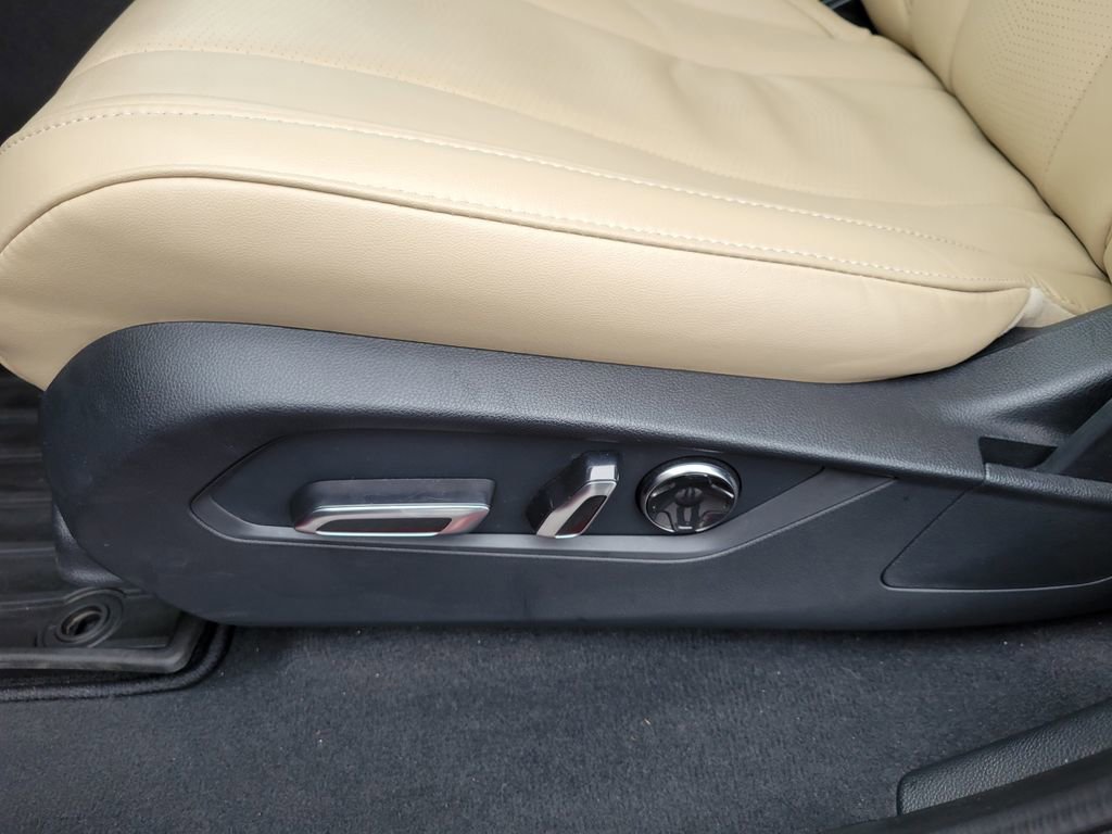 Certified 2025 Acura MDX w/ Technology Package image 21