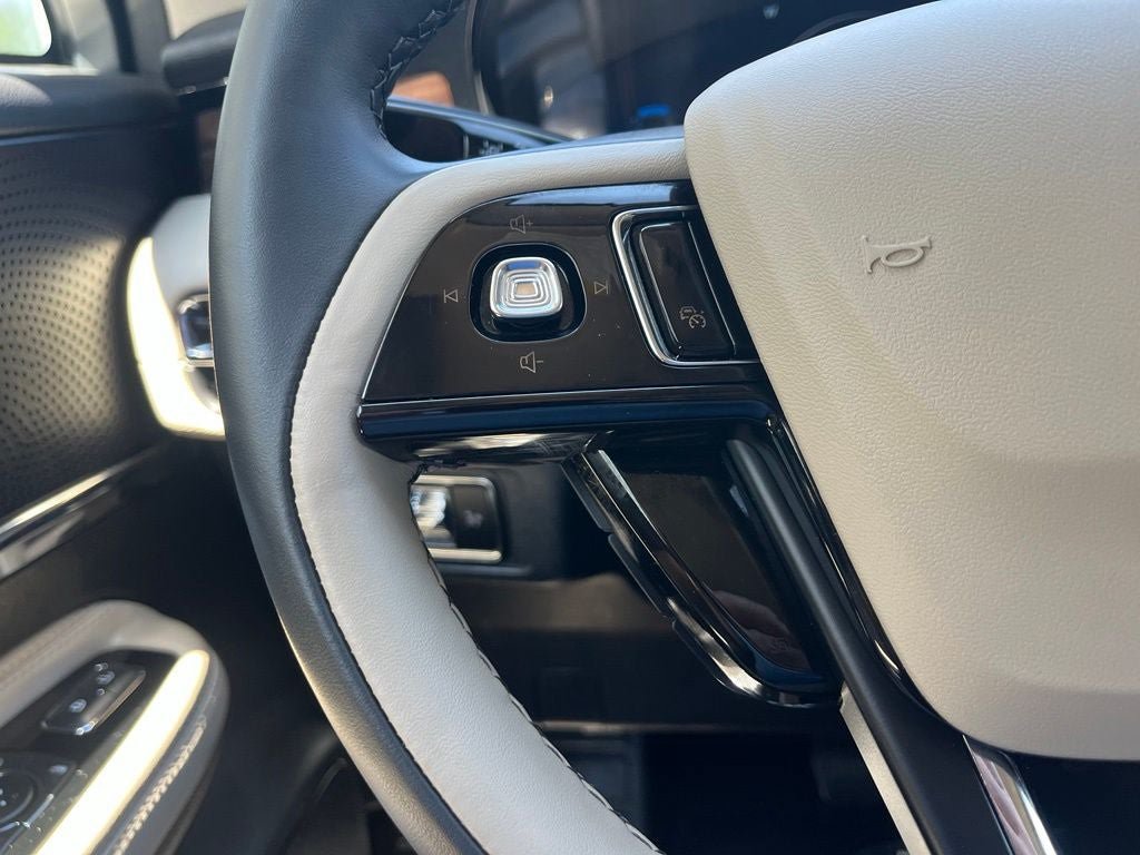 Certified 2025 Lincoln Corsair Reserve FWD image 29