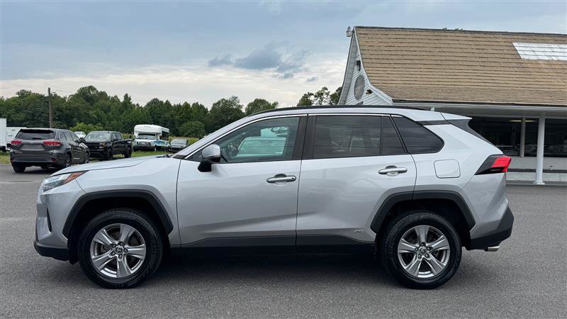 Used 2022 Toyota RAV4 XLE w/ Convenience Package AWD/4WD image 8